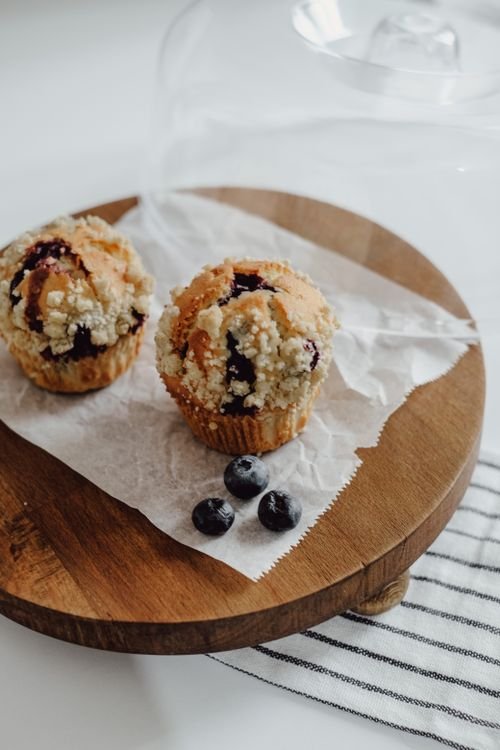 Bakery-Style Blueberry Streusel Muffins