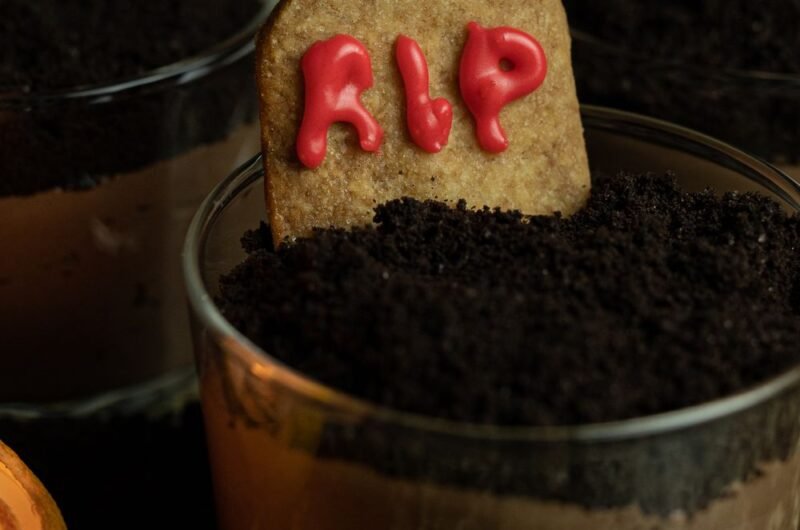 Spooky Halloween Sugar Cookies (Easy 30-Minute Cut-Out Cookies) 10 Spooky Graveyard Dirt Cups (15-Minute No-Bake Halloween Dessert)