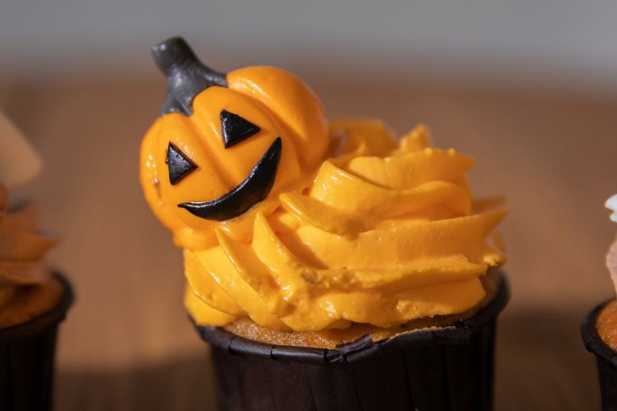 Pumpkin Patch Cupcakes (The Spooky 35-Minute Halloween Cupcakes)