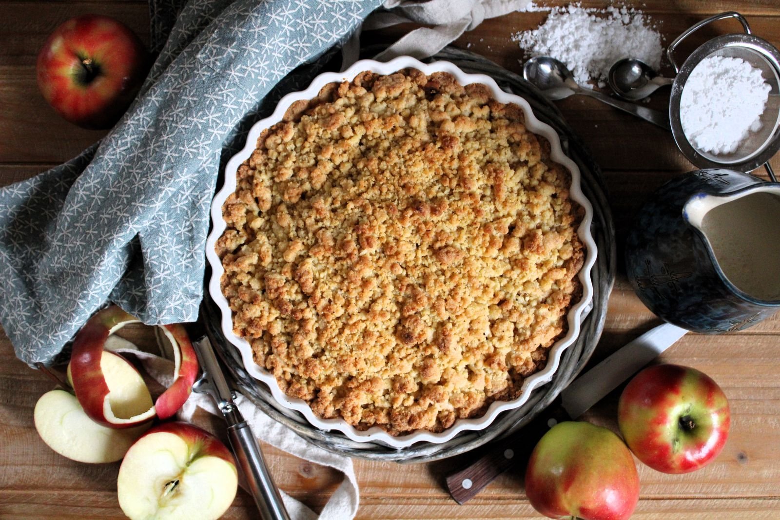 Warm Apple Crisp with Vanilla Ice Cream (The Easy 50-Minute Fall Dessert) 3 Warm Apple Crisp with Vanilla Ice Cream