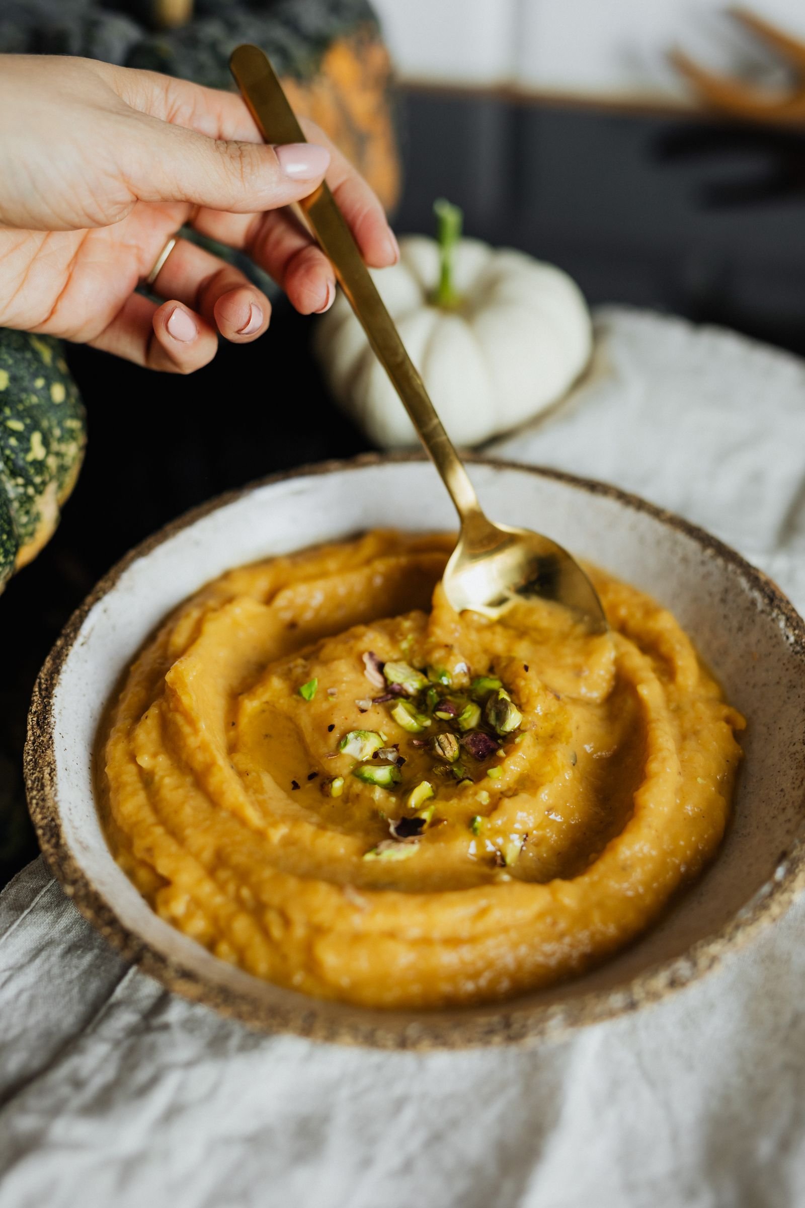 Spooky Pumpkin Hummus (The Creamy 15-Minute Halloween Party Dip) 4 Blending spooky pumpkin hummus