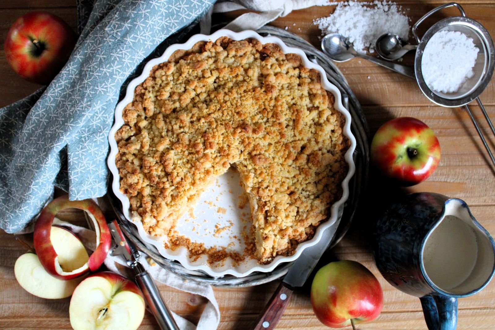 Warm Apple Crisp with Vanilla Ice Cream (The Easy 50-Minute Fall Dessert) 4 Warm Apple Crisp with Vanilla Ice Cream