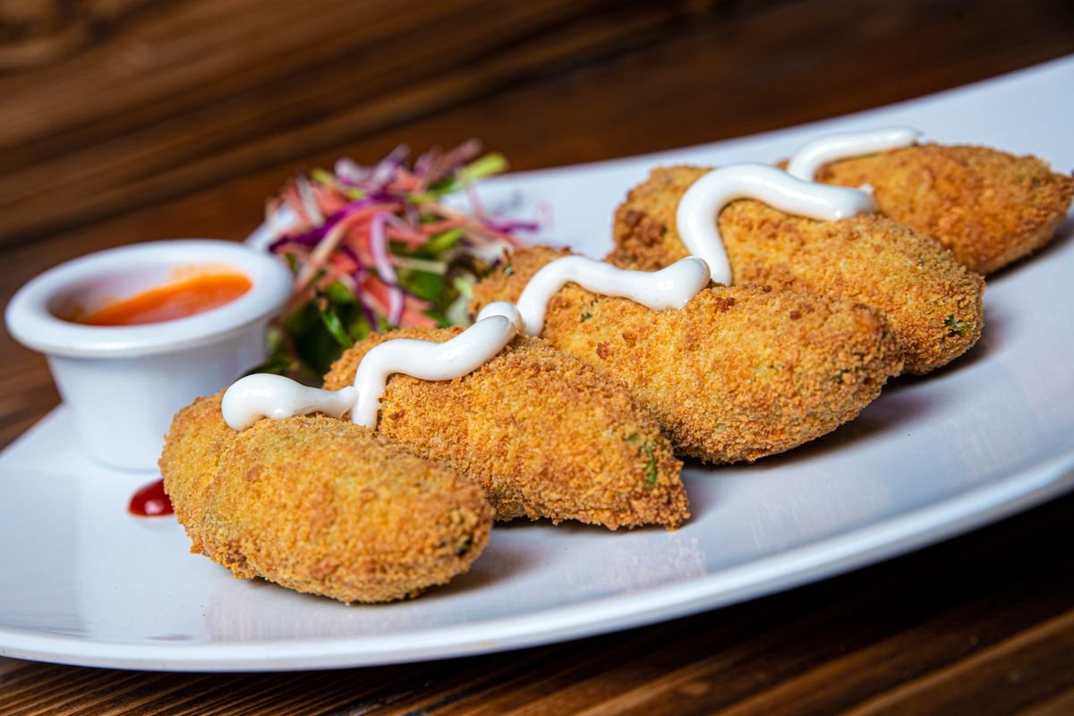 Mummy Jalapeño Poppers (The Spooky 25-Minute Halloween Party Appetizer) 5 Baked mummy jalapeno poppers