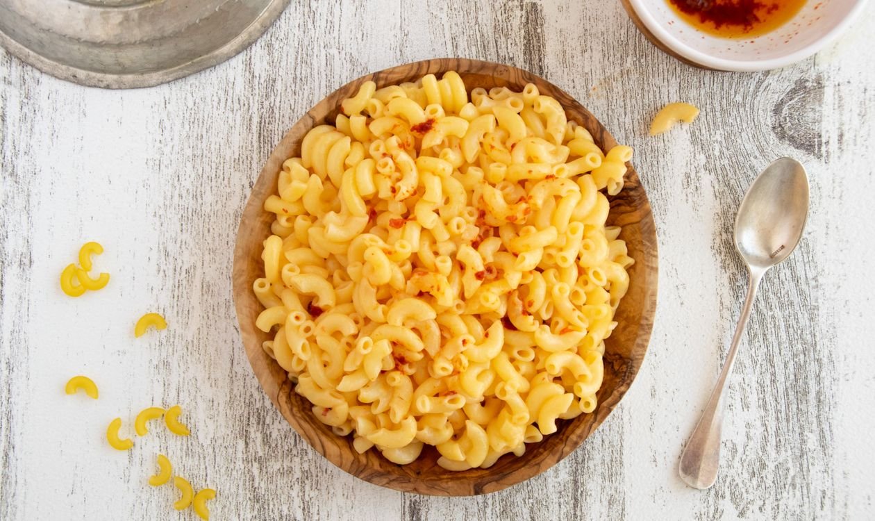The Creamiest Baked Mac and Cheese (45-Minute Comfort Classic) 5 Bowl of baked mac and cheese