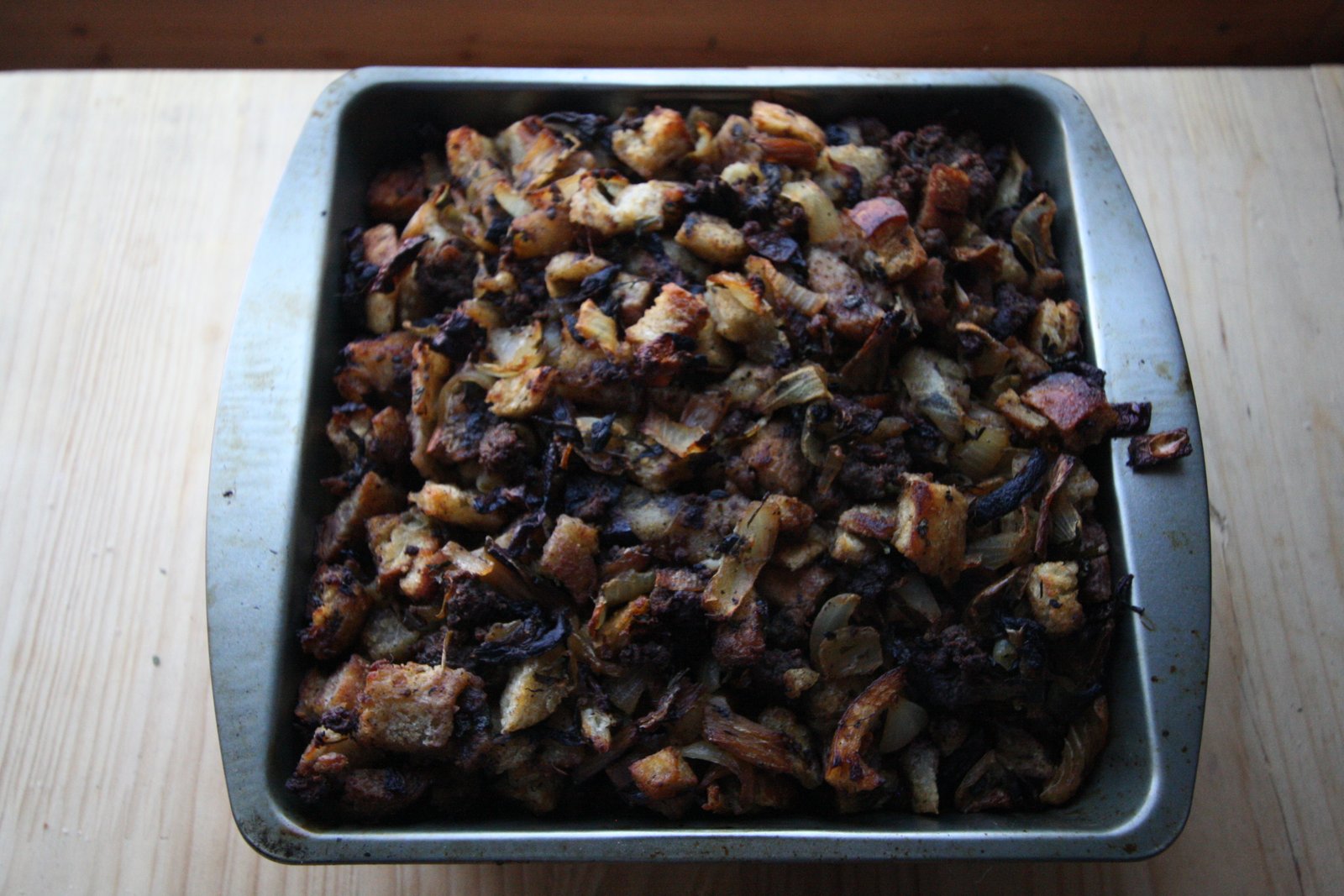 Sausage & Herb Bread Stuffing (The Make-Ahead 60-Minute Thanksgiving Side) 4 Sausage and herb bread stuffing