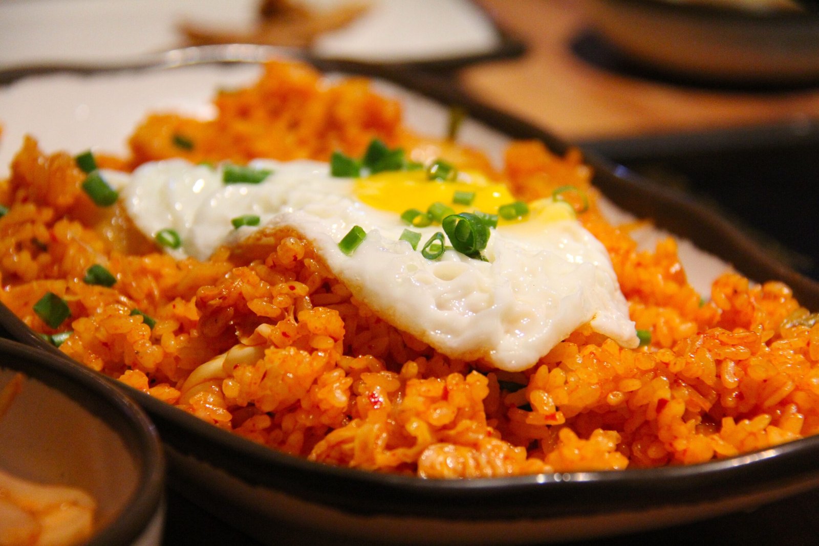 Kimchi Fried Rice (Kimchi Bokkeumbap, 25 Minutes) 2 Kimchi fried rice
