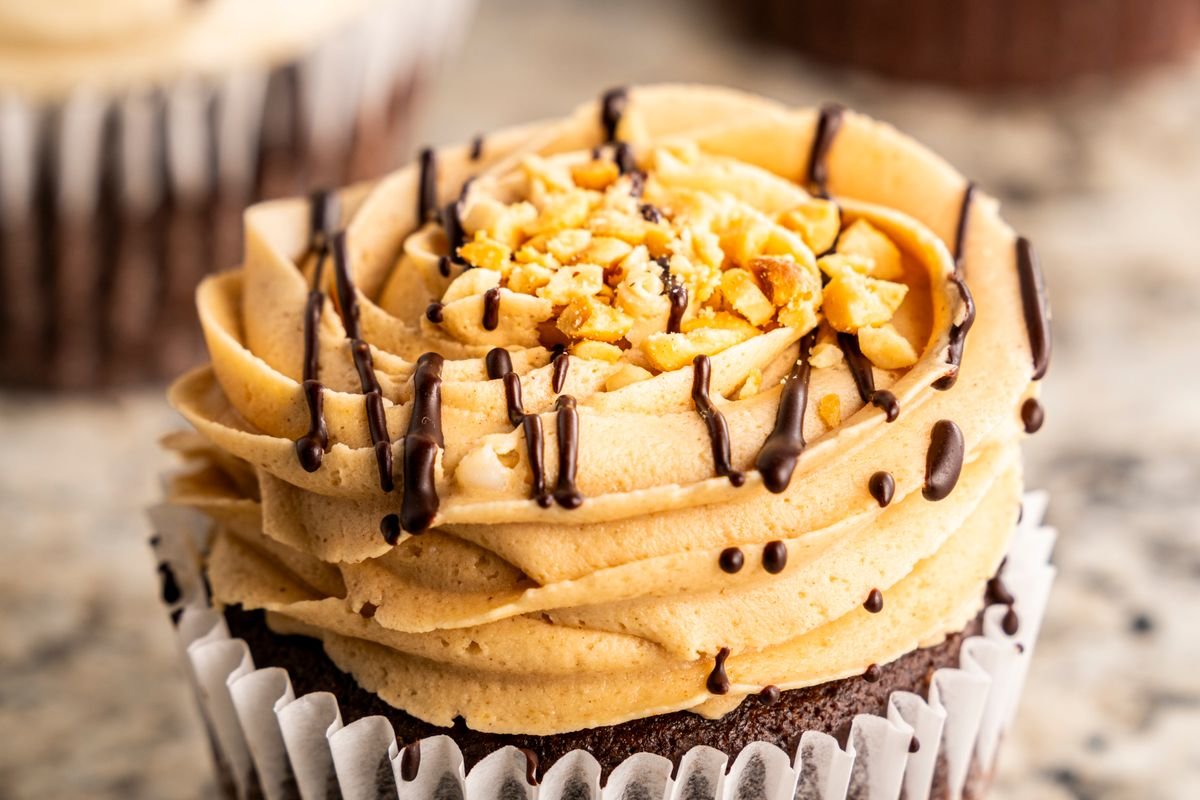 10 Best Comfort Food Recipes You Must Try 11 Chocolate peanut butter cupcakes