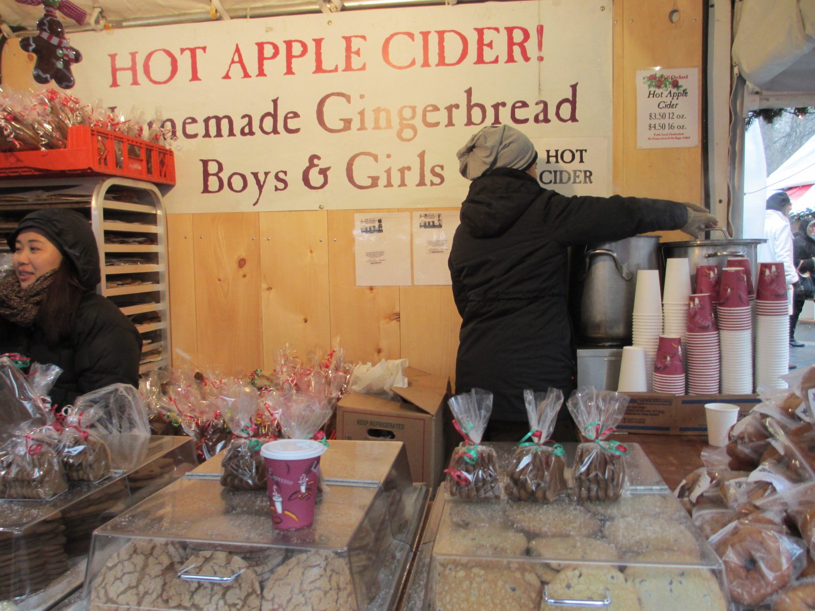 Slow-Cooker Christmas Wassail (Warm Spiced Cider for a Crowd) 3 Hot apple cider served at a Christmas market stall